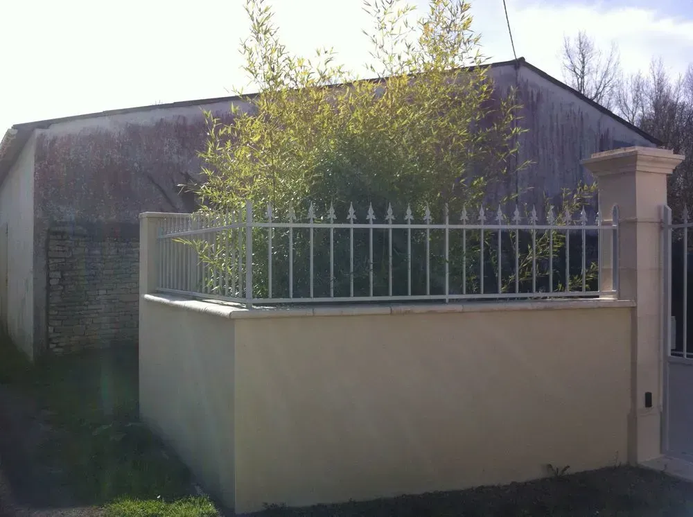 Dessus de mur laquéwebp