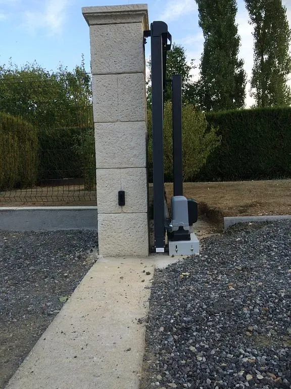 portail coulissant motoriséwebp